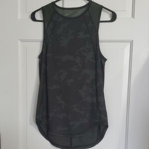 NWOT Lululemon Sculpt Tank Women's Sz 4 Green Camo